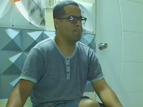 thesugar32 online show from October 12, 2:05 pm