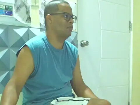 thesugar32 online show from February 22, 1:09 pm