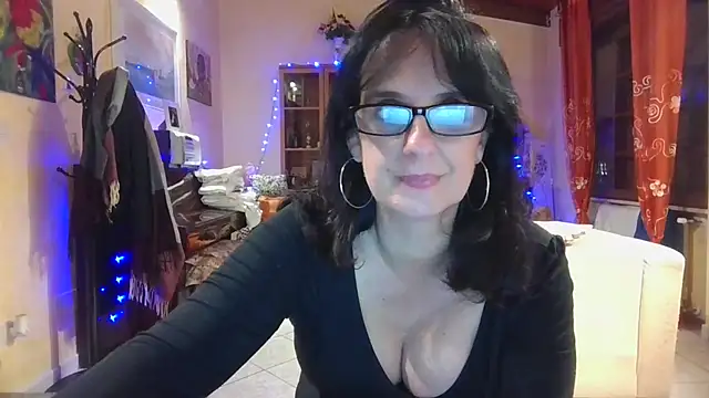Snapshot of ClaudyGeryn chatting on December 12, 8:43 pm ClaudyGeryn online show from December 12, 8:43 pm