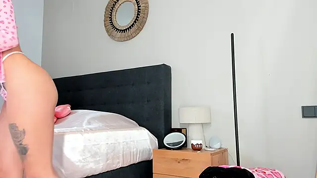 mazekyn online show from March 18, 5:10 pm