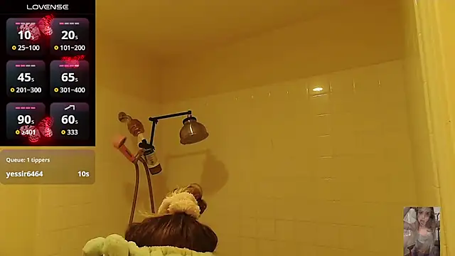 Blondiewithanass online show from February 12, 1:44 am