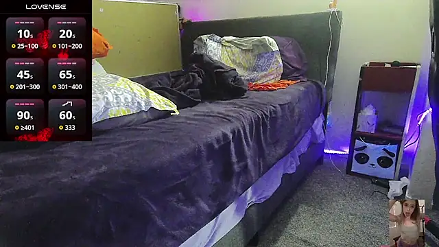 Snapshot of Blondiewithanass chatting on March 11, 5:57 am Blondiewithanass online show from March 11, 5:57 am