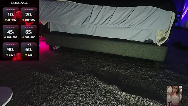 Snapshot of Blondiewithanass chatting on March 12, 2:12 pm Blondiewithanass online show from March 12, 2:12 pm