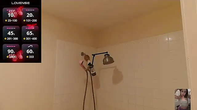 Snapshot of Blondiewithanass chatting on March 14, 3:45 am Blondiewithanass online show from March 14, 3:45 am