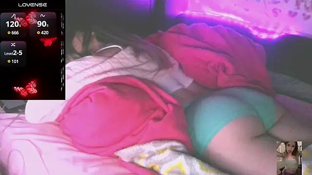 Snapshot of Blondiewithanass chatting on March 19, 6:45 pm Blondiewithanass online show from March 19, 6:45 pm