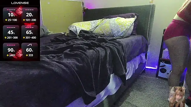 Snapshot of Blondiewithanass chatting on March 20, 6:51 am Blondiewithanass online show from March 20, 6:51 am