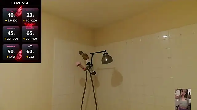 Snapshot of Blondiewithanass chatting on March 28, 3:06 am Blondiewithanass online show from March 28, 3:06 am