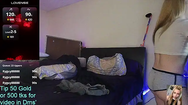 Blondiewithanass online show from June 22, 2:13 am