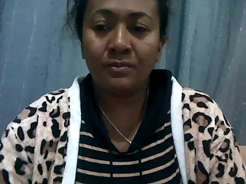 Snapshot of sexyladii chatting on June 24, 4:28 pm sexyladii online show from June 24, 4:28 pm