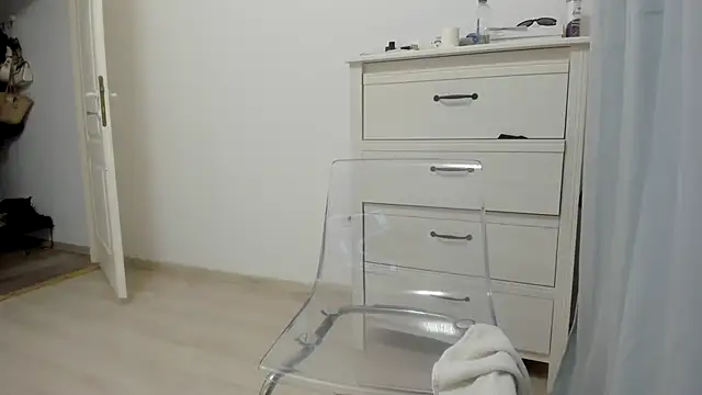 woolfiie online show from February 24, 11:19 pm