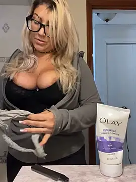 LittleMissEeve online show from October 22, 4:18 pm