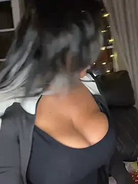 Snapshot of LittleMissEeve chatting on March 3, 3:34 am LittleMissEeve online show from March 3, 3:34 am