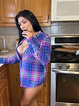 LittleMissEeve online show from April 2, 9:56 pm