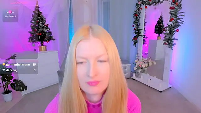 Laly Peach online show from December 28, 6:50 pm