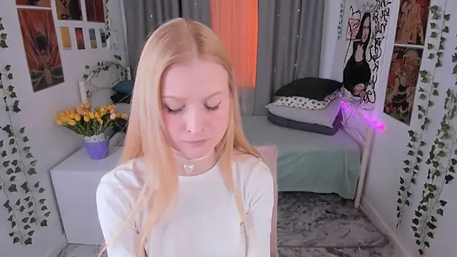 Laly Peach online show from February 23, 4:13 pm