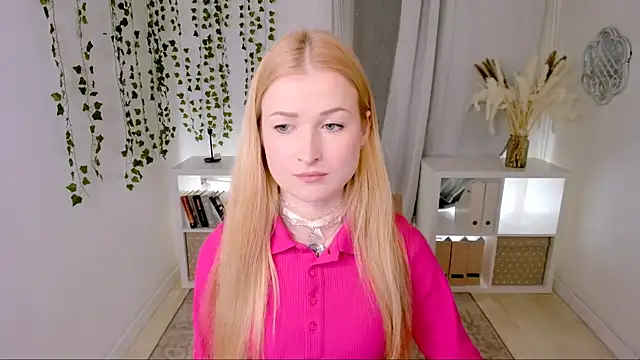 Laly Peach online show from March 18, 4:04 pm