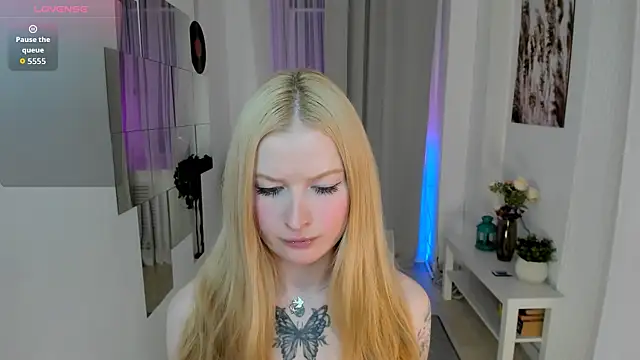 Laly Peach online show from September 20, 4:08 pm