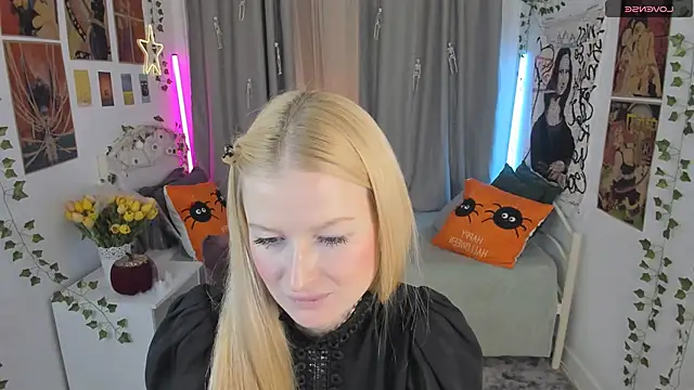 Laly Peach online show from October 28, 12:09 pm