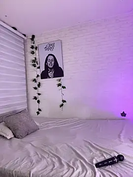 Niky Love online show from November 23, 2:11 am