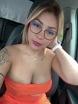 Snapshot of DIANITA_1988 chatting on December 21, 7:38 pm DIANITA 1988 online show from December 21, 7:38 pm