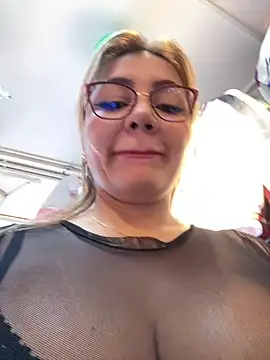 Snapshot of DIANITA_1988 chatting on December 22, 7:52 pm DIANITA 1988 online show from December 22, 7:52 pm