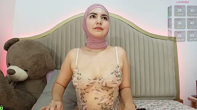 dalilasaadi  online show from March 16, 4:11 pm