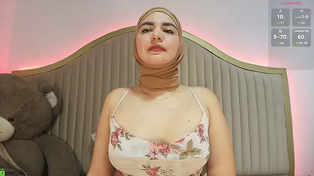 Snapshot of dalilasaadi_ chatting on July 2, 4:24 pm dalilasaadi online show from July 2, 4:24 pm