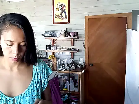 Snapshot of Luna-Natural chatting on December 15, 2:59 pm Luna-Natural online show from December 15, 2:59 pm