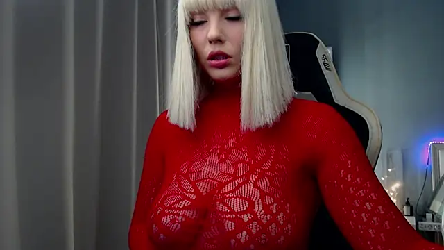 Snapshot of Queensy_Sins chatting on February 6, 4:25 pm Queensy Sins online show from February 6, 4:25 pm