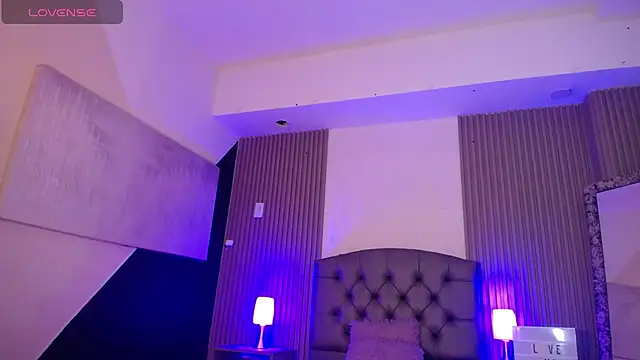 Snapshot of ximena_diaz chatting on March 14, 9:00 pm ximena diaz online show from March 14, 9:00 pm