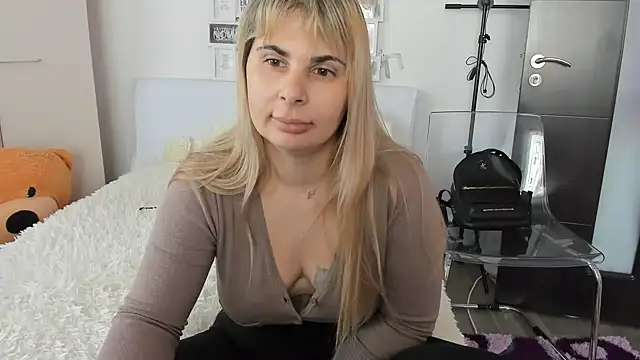 sweetemy4u online show from February 20, 1:40 pm