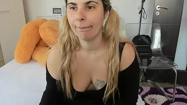 sweetemy4u online show from March 22, 10:49 am