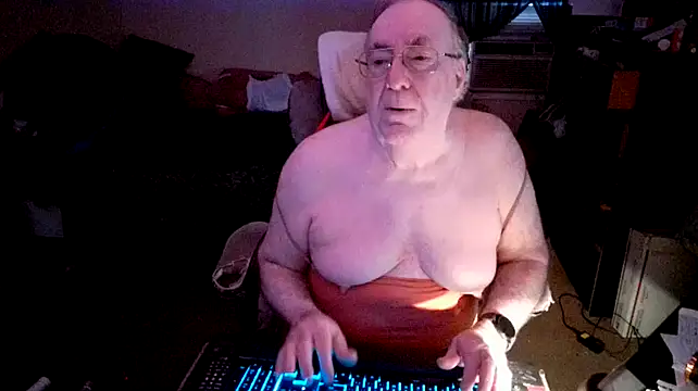 Snapshot of Toastir chatting on January 12, 3:03 pm Toastir online show from January 12, 3:03 pm