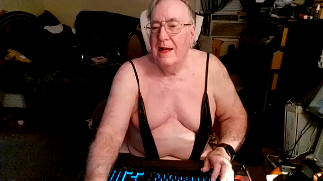 Snapshot of Toastir chatting on October 6, 8:39 pm Toastir online show from October 6, 8:39 pm