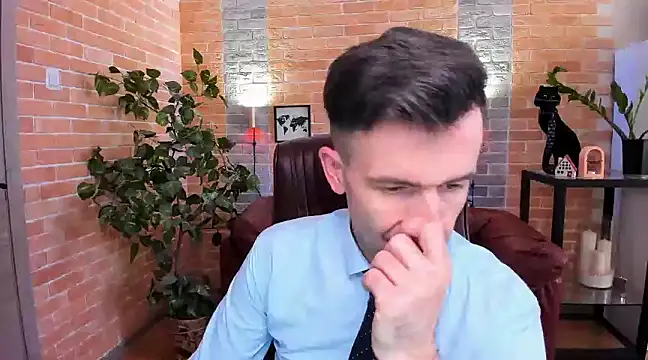 SteveTiger online show from February 4, 12:00 pm