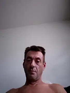Snapshot of bg694 chatting on December 3, 8:27 am bg694 online show from December 3, 8:27 am