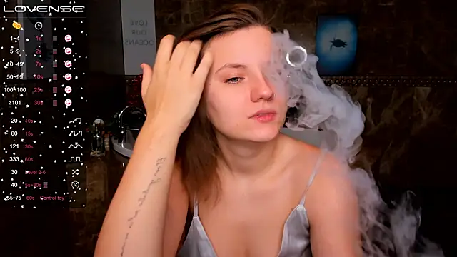 MelindaTin online show from December 11, 1:47 am