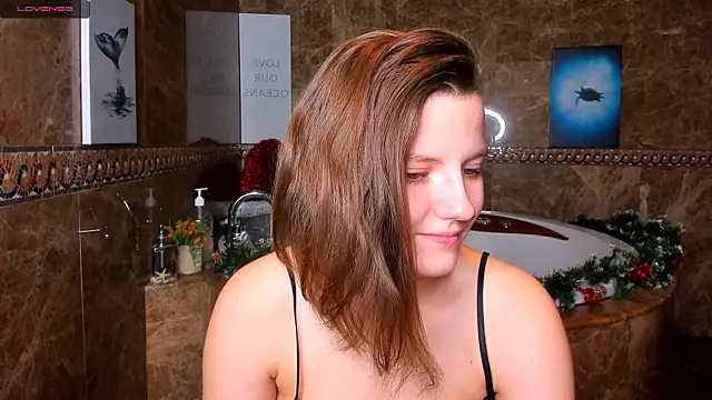 MelindaTin online show from December 27, 1:22 am