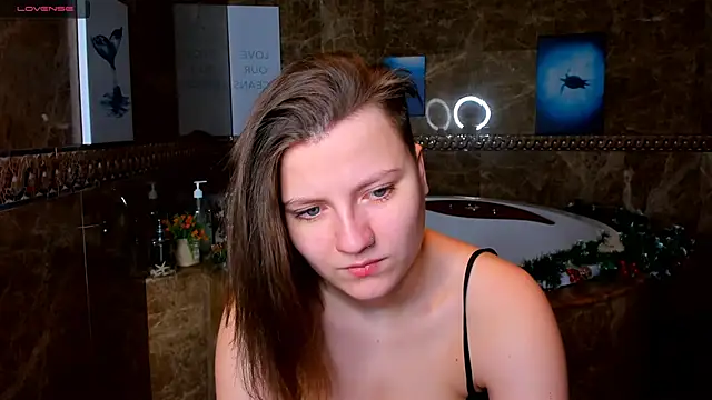 MelindaTin online show from December 30, 1:26 am