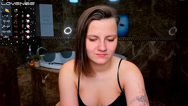 MelindaTin online show from November 16, 1:44 am