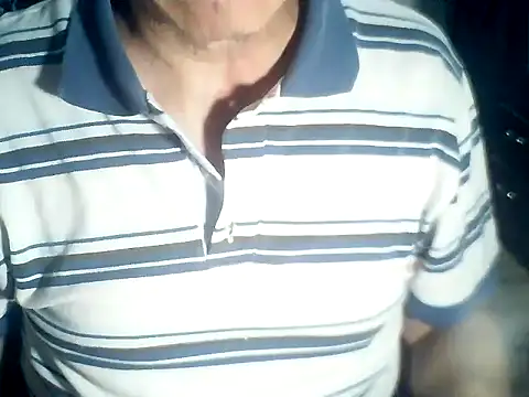 Snapshot of Latinjim29 chatting on December 17, 4:07 am Latinjim29 online show from December 17, 4:07 am