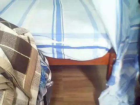 Snapshot of Latinjim29 chatting on December 20, 5:53 pm Latinjim29 online show from December 20, 5:53 pm