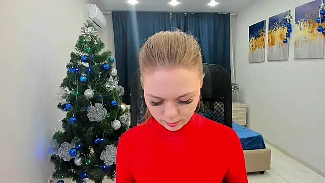 Snapshot of Strawberrye chatting on December 28, 5:35 pm Strawberrye online show from December 28, 5:35 pm