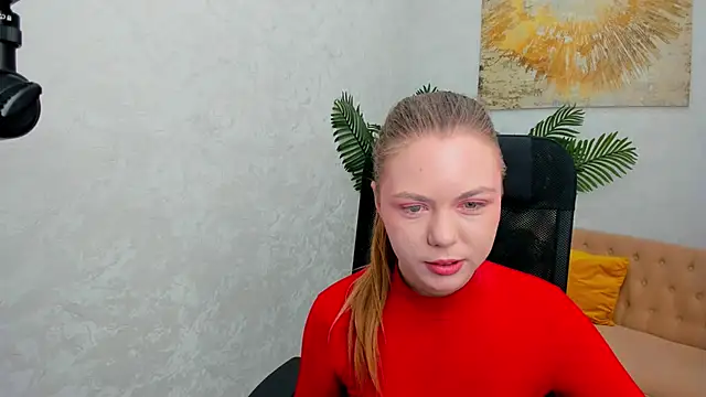 Snapshot of Strawberrye chatting on January 18, 11:21 am Strawberrye online show from January 18, 11:21 am