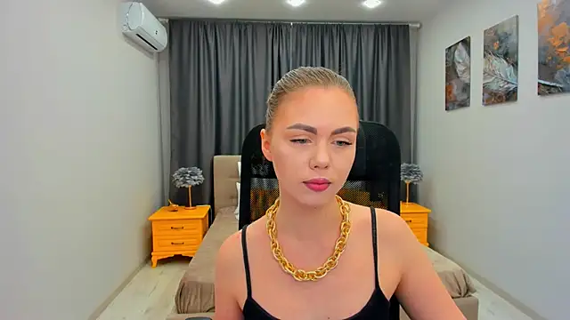 Snapshot of Strawberrye chatting on February 22, 11:35 am Strawberrye online show from February 22, 11:35 am