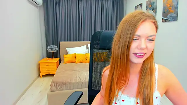Snapshot of Strawberrye chatting on March 7, 6:46 am Strawberrye online show from March 7, 6:46 am
