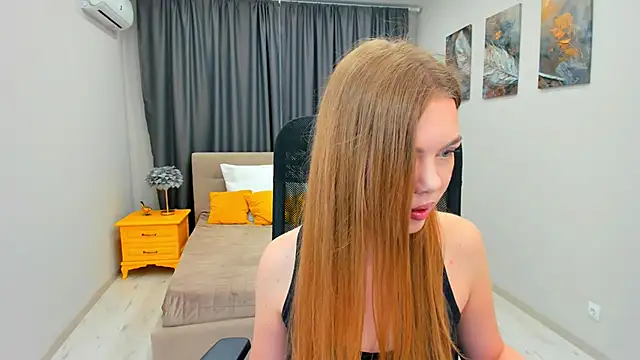 Snapshot of Strawberrye chatting on March 13, 11:30 am Strawberrye online show from March 13, 11:30 am