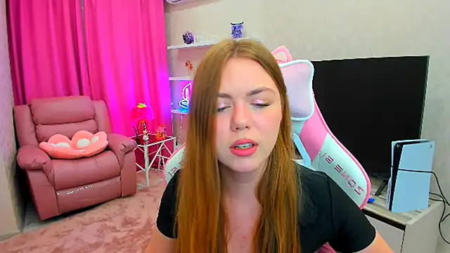 Snapshot of Strawberrye chatting on September 10, 3:28 am Strawberrye online show from September 10, 3:28 am