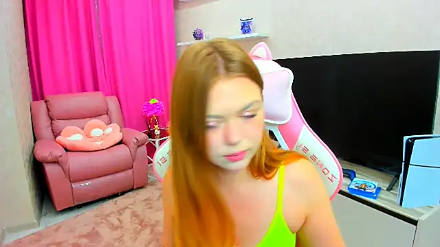 Snapshot of Strawberrye chatting on September 12, 3:28 am Strawberrye online show from September 12, 3:28 am