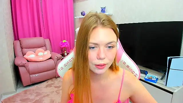 Snapshot of Strawberrye chatting on September 14, 3:16 am Strawberrye online show from September 14, 3:16 am